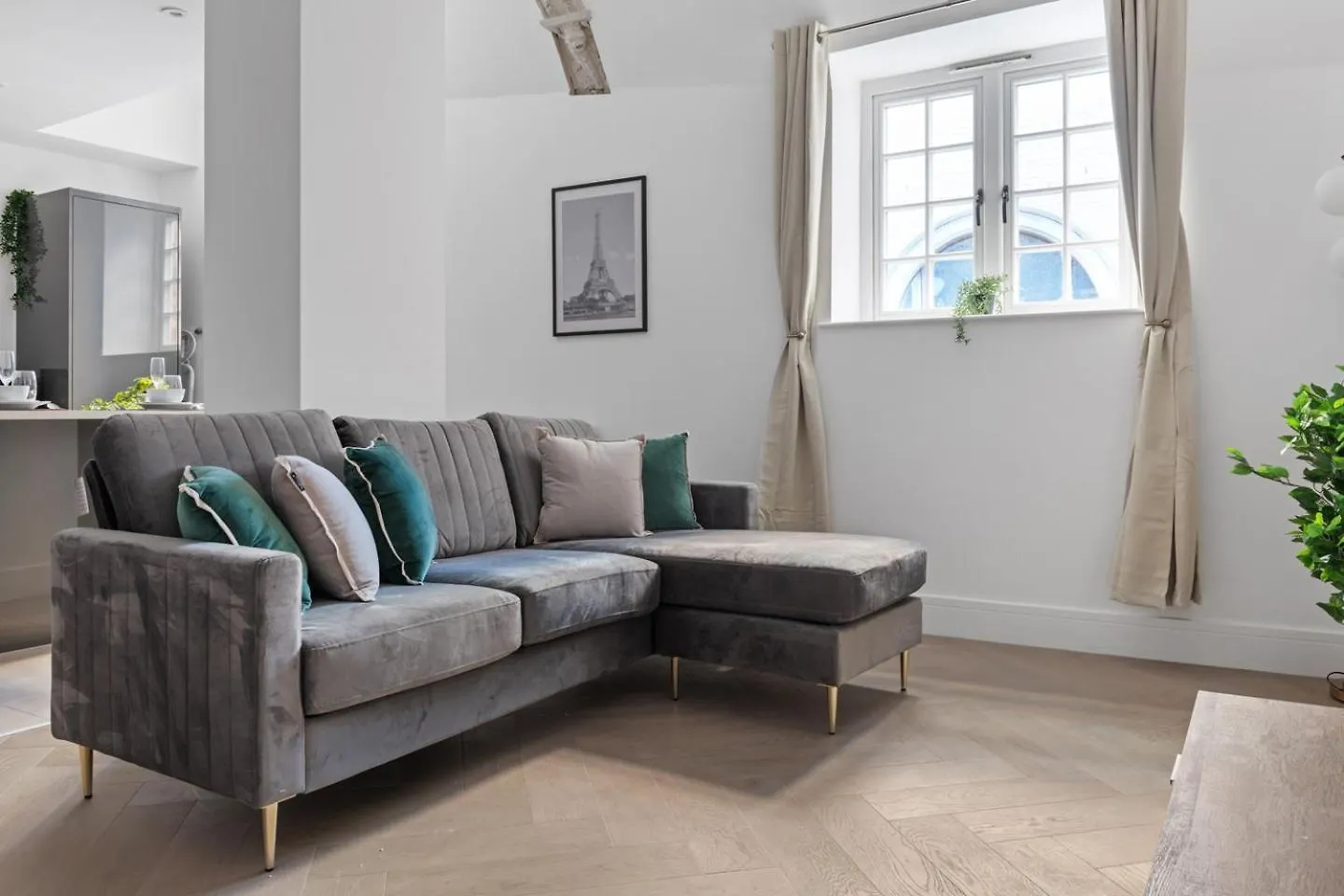 Brand New Luxury 2 Bedroom Apartment In The Market Square Nottingham